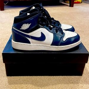 Air Jordan 1 Mid GS
